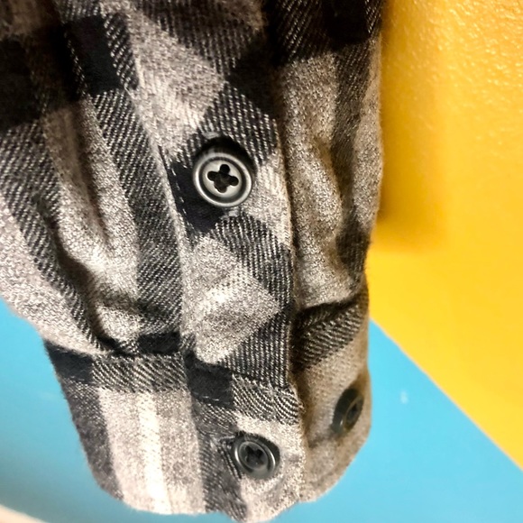 📌SOLD Vans Kids’ Flannel Shirt - Picture 3 of 10